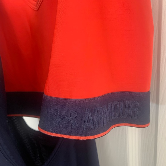 Under Armour Work Out tank with Built In Bra - Picture 2 of 2